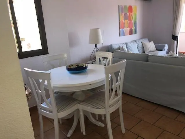 Pueblo Evita. Stunning Sea And Mountain Views, Close To Amneties. 贝纳尔马德纳 0*,